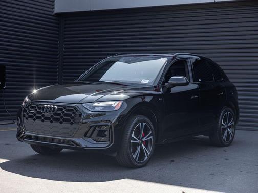 Mythos Black Metallic 2025 Audi Q5 45 S line Premium Plus