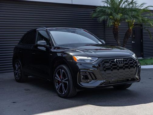 Mythos Black Metallic 2025 Audi Q5 45 S line Premium Plus
