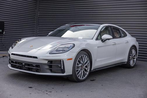 2025 Porsche Panamera 4