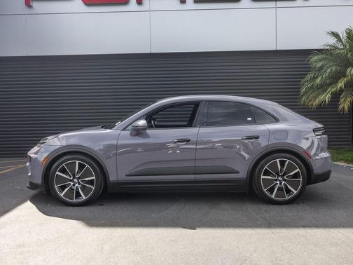 Provence 2025 Porsche Macan Macan Electric 4