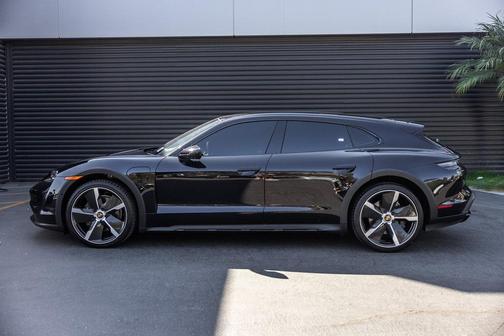 2022 Porsche Taycan 4