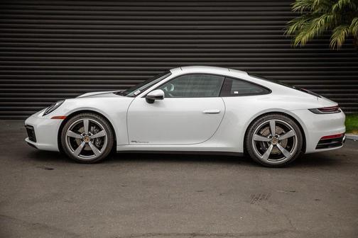 2023 Porsche 911 Carrera