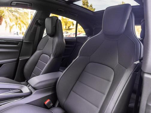 2026 Porsche Macan 4