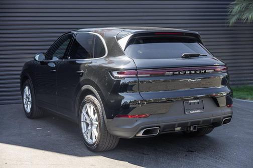 2025 Porsche Cayenne Base