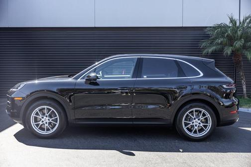 2025 Porsche Cayenne Base