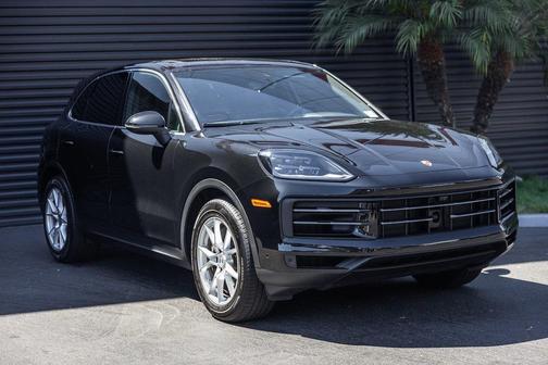 2025 Porsche Cayenne Base