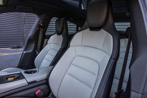 2025 Porsche Taycan 4