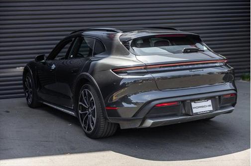 2022 Porsche Taycan Cross Turismo 4