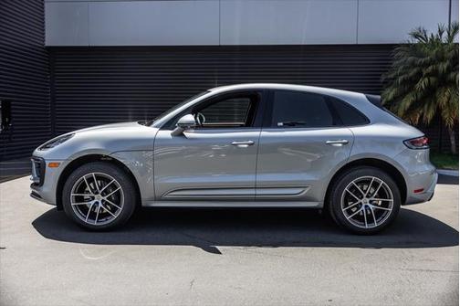 2025 Porsche Macan Base