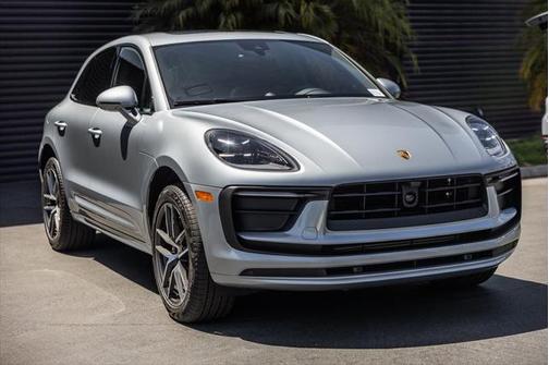 2025 Porsche Macan Base