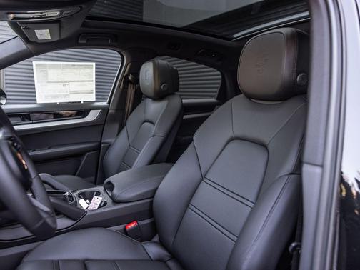 Chromite Black Metallic 2026 Porsche Cayenne Cayenne
