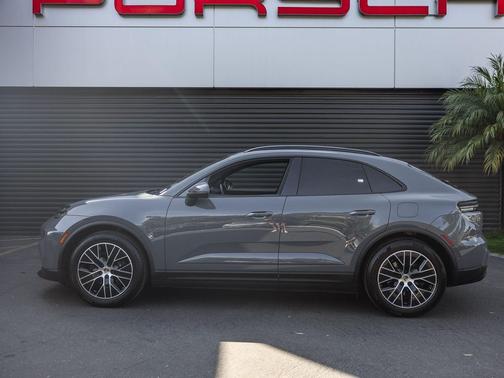 2025 Porsche Macan 4