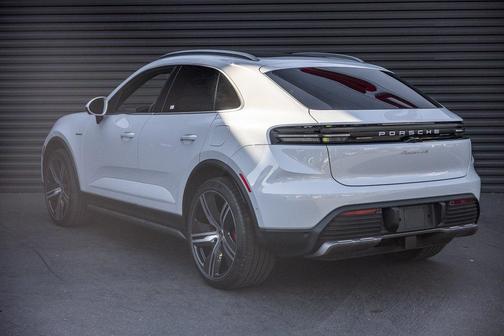 2025 Porsche Macan 4S