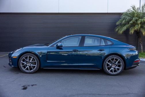 2026 Porsche Panamera 