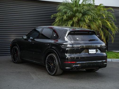 2023 Porsche Cayenne GTS