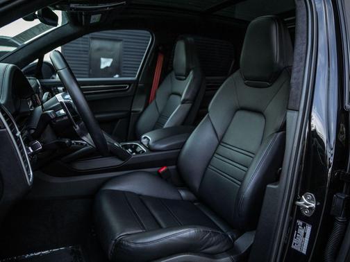 2023 Porsche Cayenne GTS