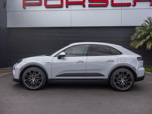2026 Porsche Macan 