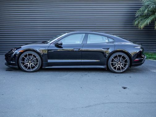2023 Porsche Taycan 