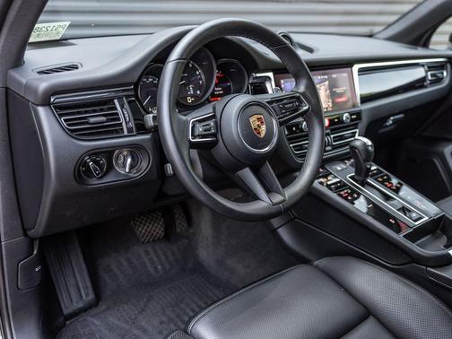 Volcano Grey Metallic 2026 Porsche Macan Macan