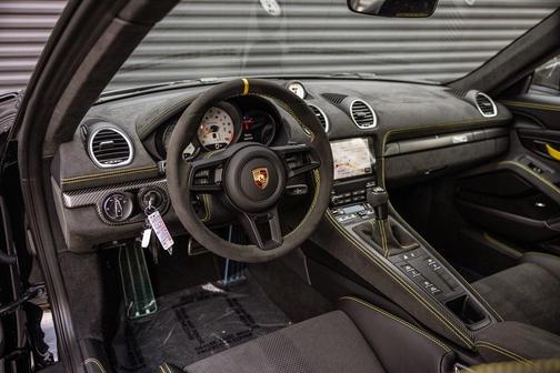 2025 Porsche 718 Cayman GT4 RS