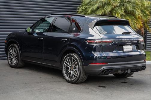 2023 Porsche Cayenne Platinum Edition