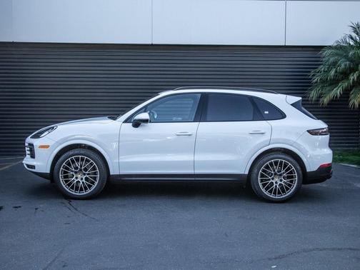 2023 Porsche Cayenne Platinum Edition