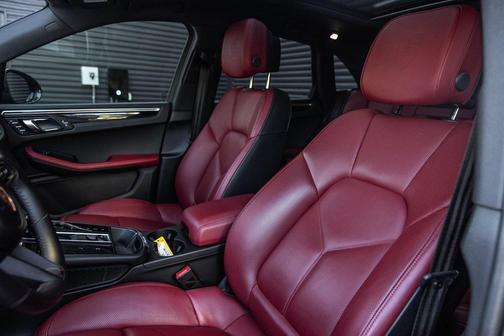 2024 Porsche Macan T