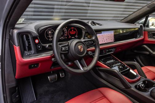2025 Porsche Cayenne GTS