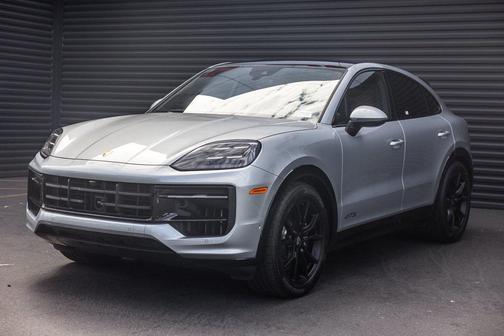 2025 Porsche Cayenne GTS