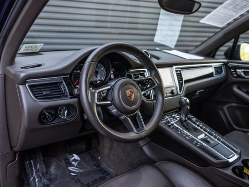 2017 Porsche Macan S