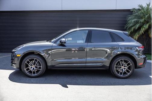 2025 Porsche Macan Base