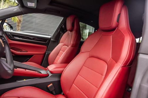 2025 Porsche Macan Electric