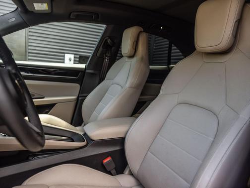 Volcano Grey Metallic 2025 Porsche Macan Macan Electric