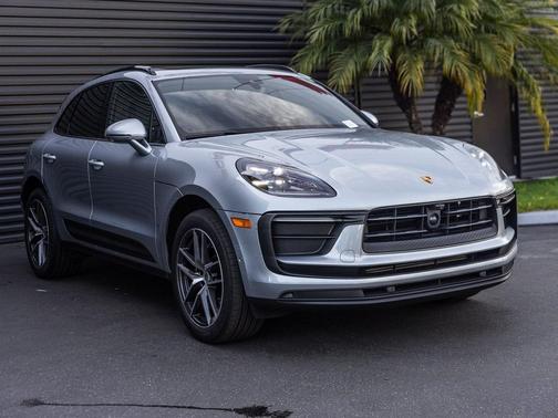2023 Porsche Macan 