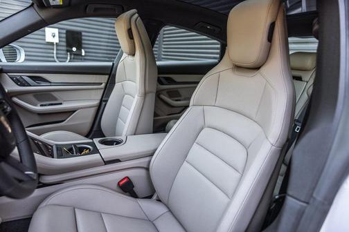 2025 Porsche Taycan 4