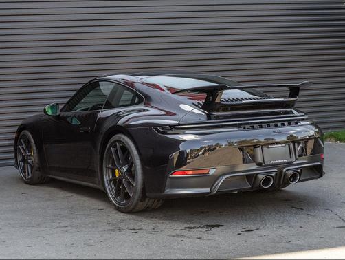 2026 Porsche 911 Carrera 4 GTS