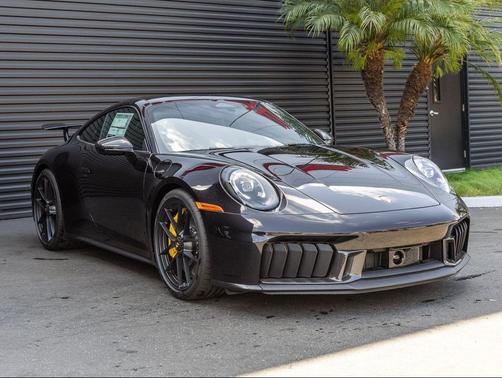 2026 Porsche 911 Carrera 4 GTS