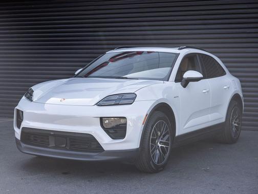 2026 Porsche Macan 