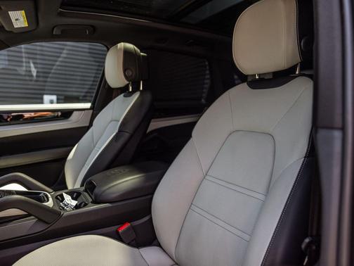 Dolomite 2025 Porsche Cayenne Cayenne E-Hybrid