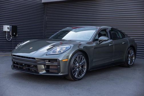 2026 Porsche Panamera GTS