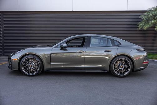 2026 Porsche Panamera GTS
