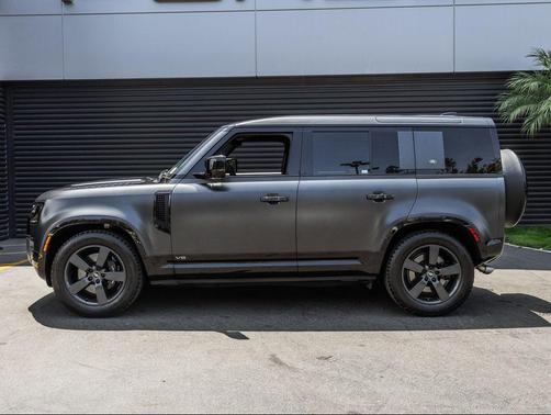 Carpathian Grey Premium Metallic 2024 Land Rover Defender 110 P525 Carpathian Edition