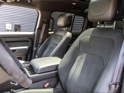 Carpathian Grey Premium Metallic 2024 Land Rover Defender 110 P525 Carpathian Edition