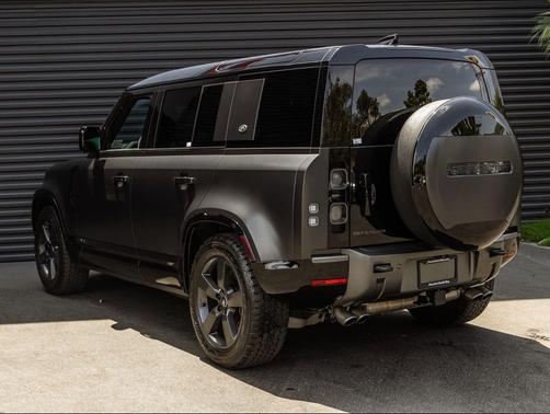 Carpathian Grey Premium Metallic 2024 Land Rover Defender 110 P525 Carpathian Edition