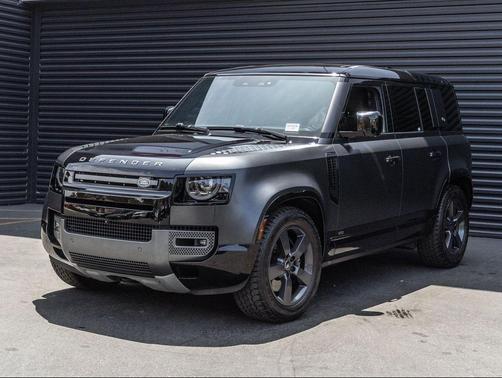 Carpathian Grey Premium Metallic 2024 Land Rover Defender 110 P525 Carpathian Edition