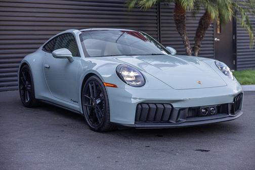2025 Porsche 911 Carrera GTS