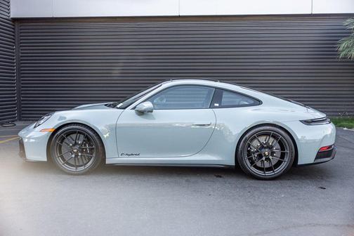 2025 Porsche 911 Carrera GTS