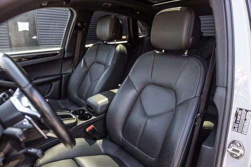 2020 Porsche Macan S