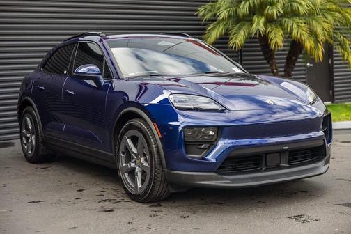 2025 Porsche Macan 4S