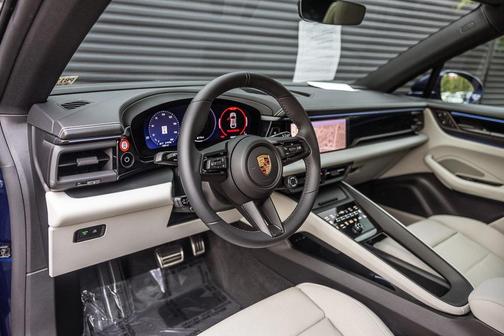 2025 Porsche Macan 4S